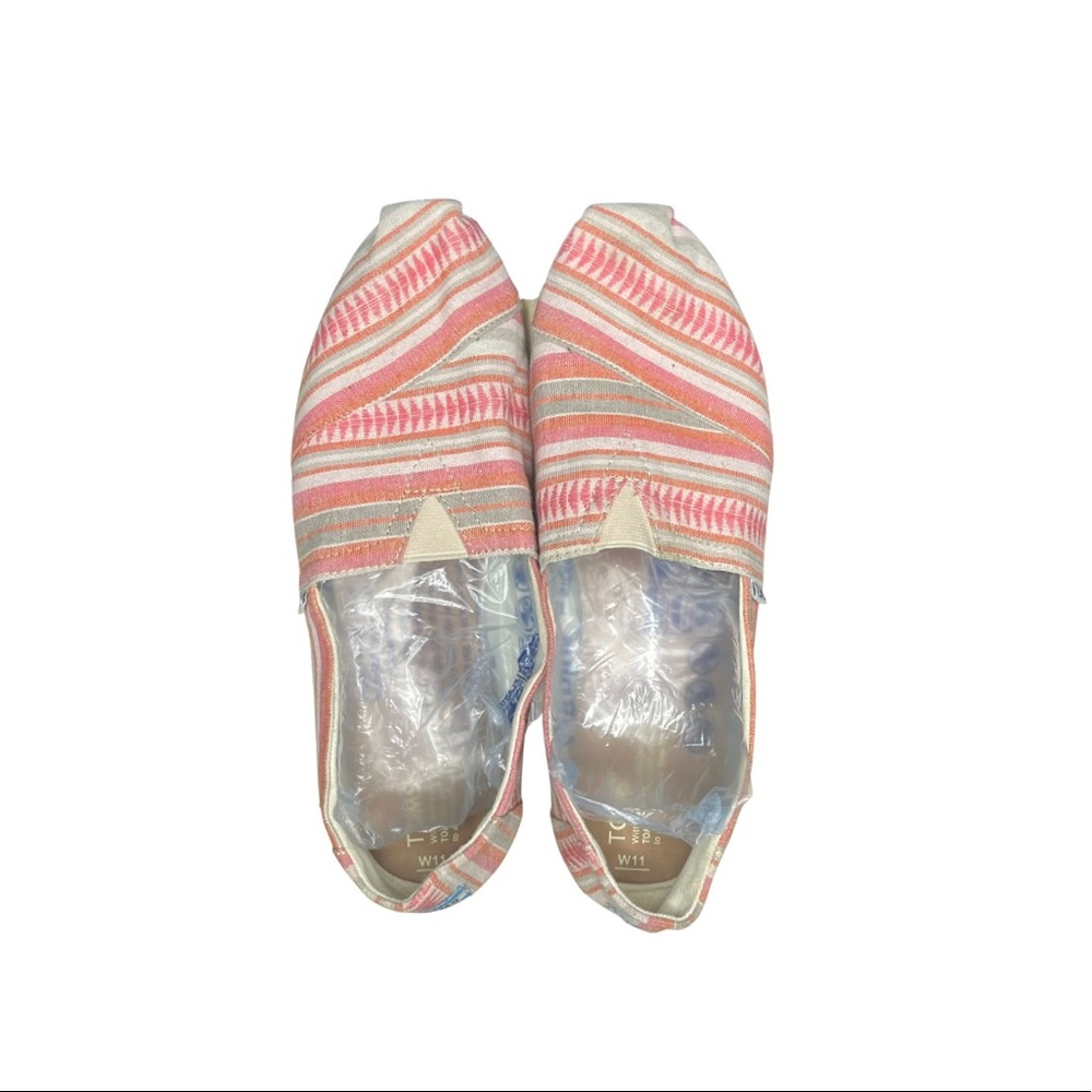 TOMS Pattern Women's Classic Slip-On